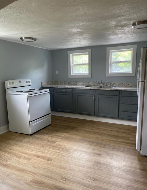 Photo #11: 226 Lynnwood Drive