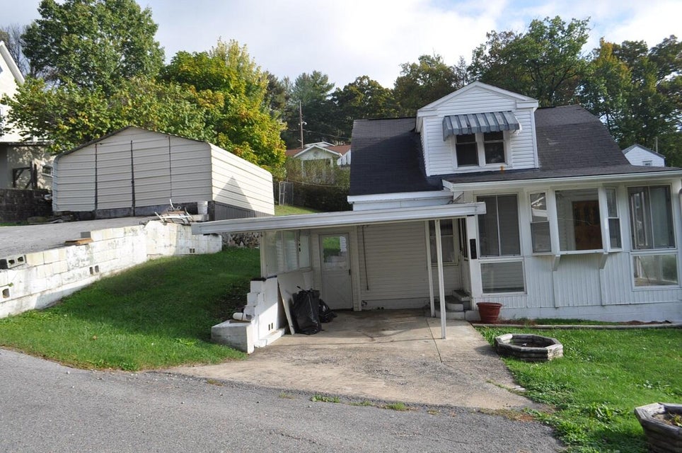 Photo #2: 218 Craig St