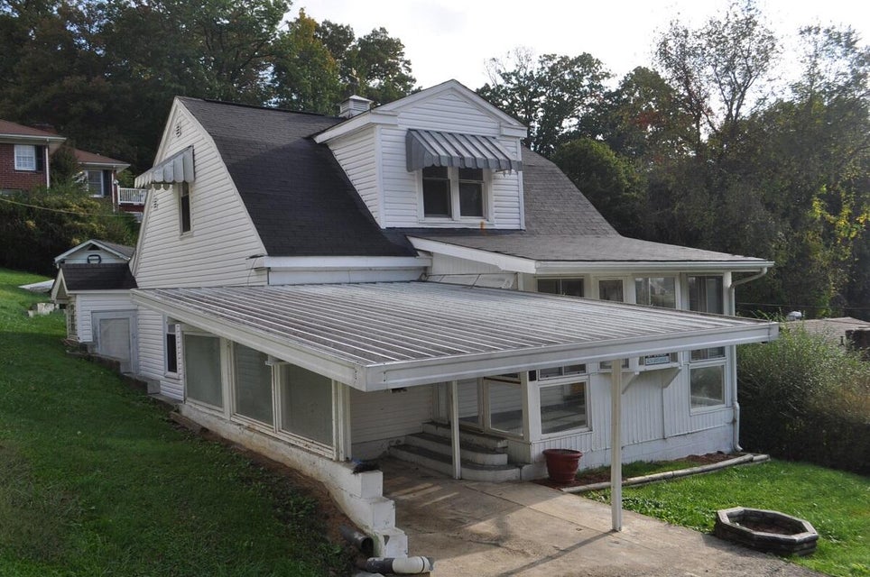 Photo #3: 218 Craig St