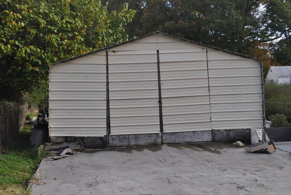 Photo #4: 218 Craig St