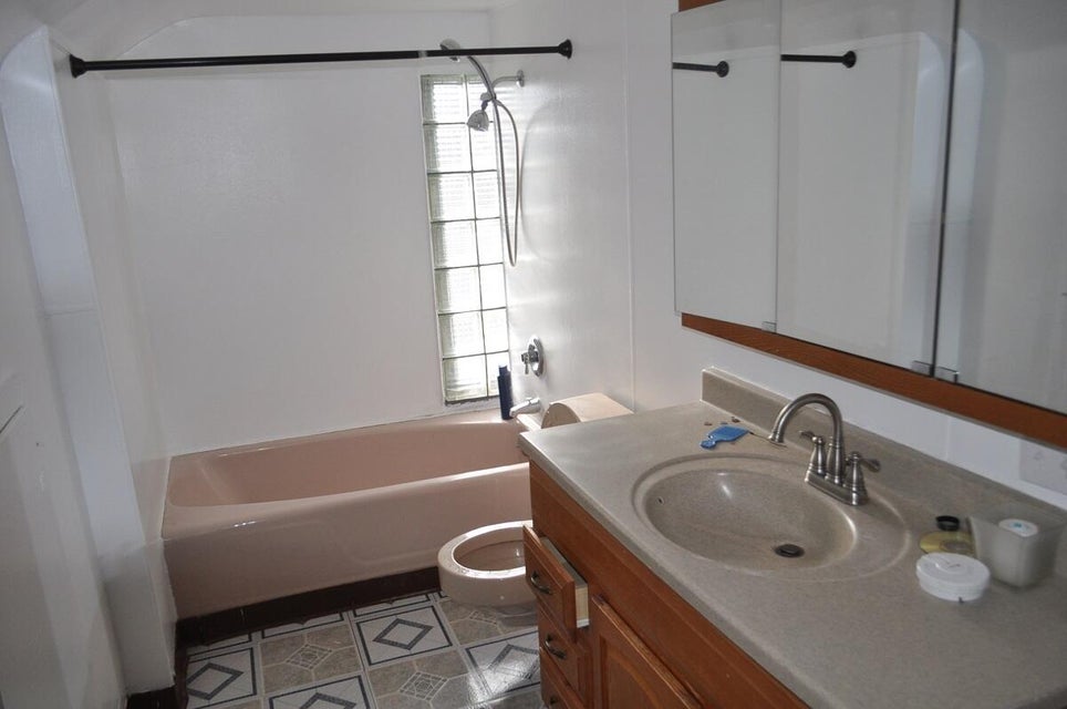 Photo #13: 218 Craig St