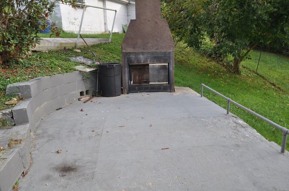Photo #15: 218 Craig St