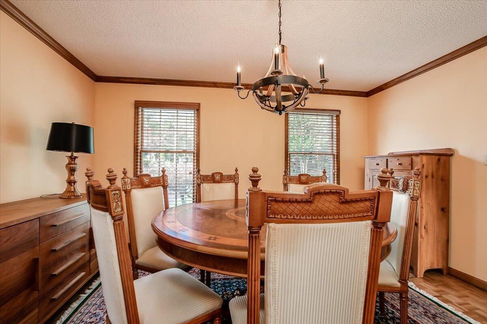 Photo #10: 6 Pine Timbers Court