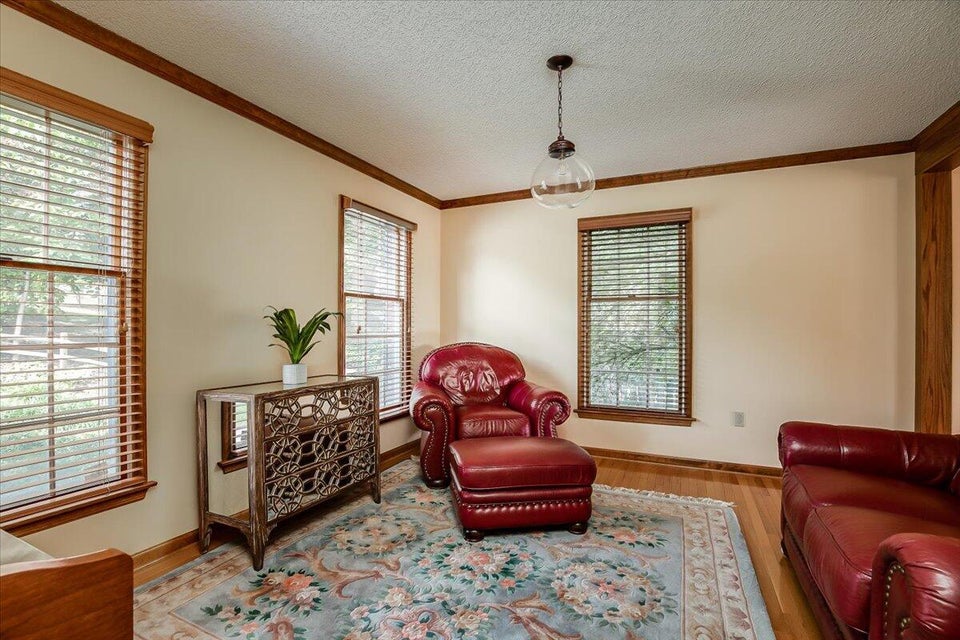 Photo #12: 6 Pine Timbers Court