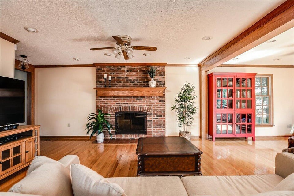 Photo #14: 6 Pine Timbers Court