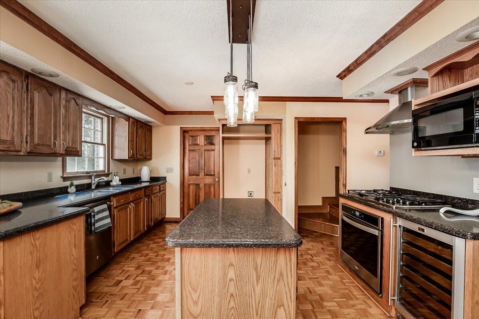 Photo #16: 6 Pine Timbers Court