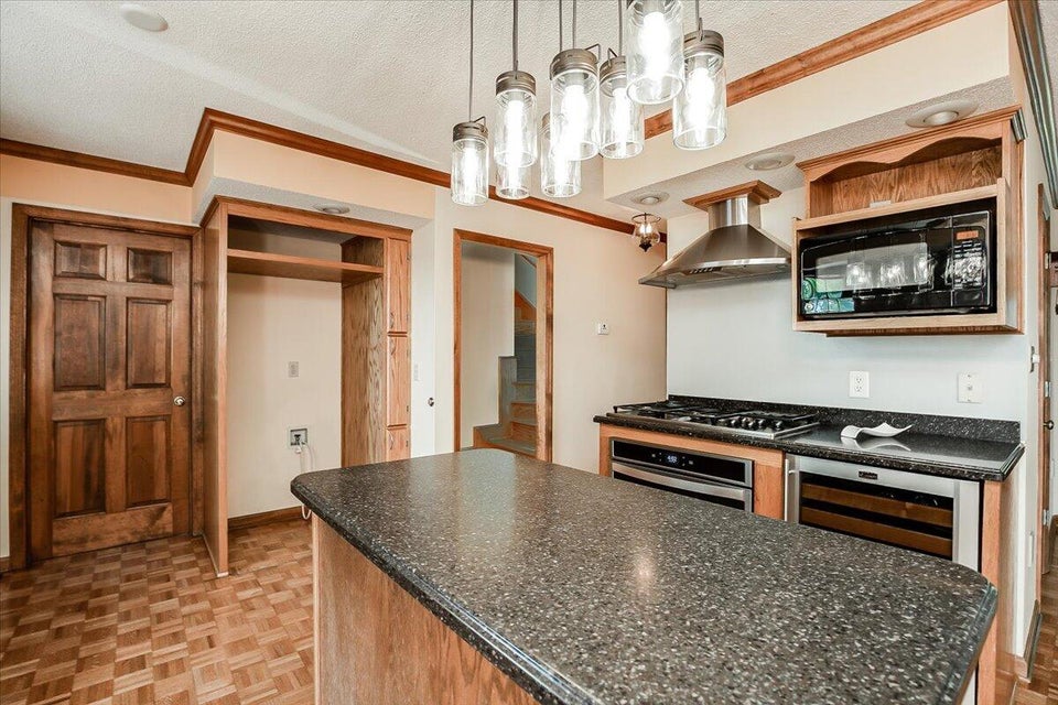 Photo #17: 6 Pine Timbers Court