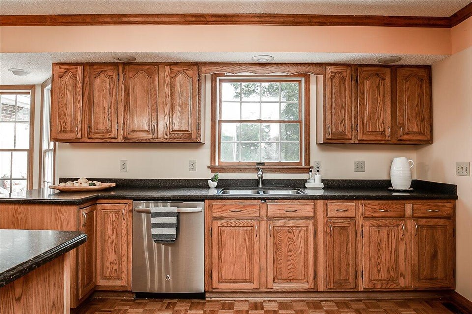 Photo #18: 6 Pine Timbers Court