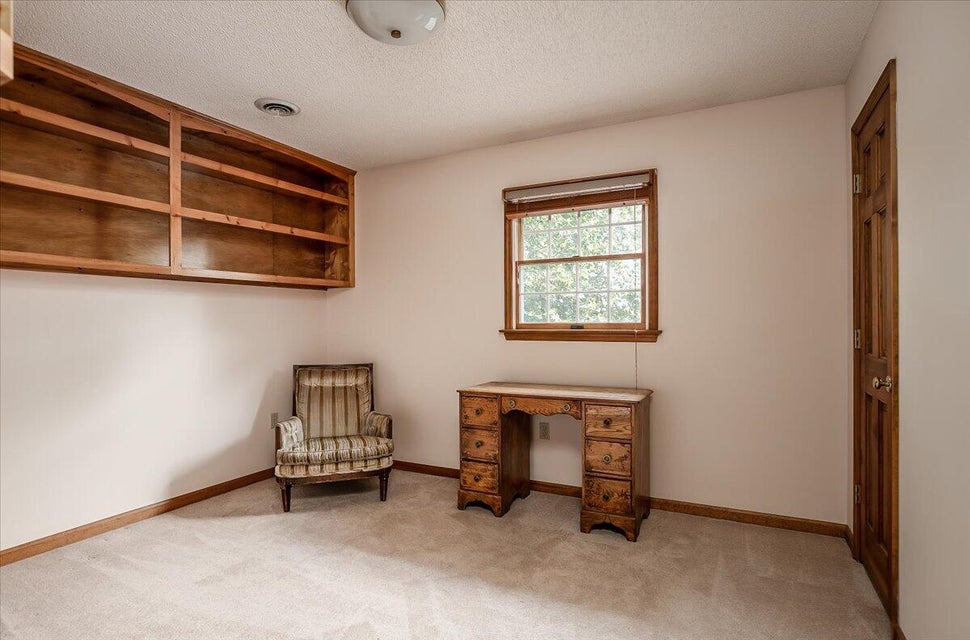 Photo #23: 6 Pine Timbers Court
