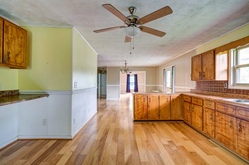 Photo #8: 102 Heaton Ridge Road