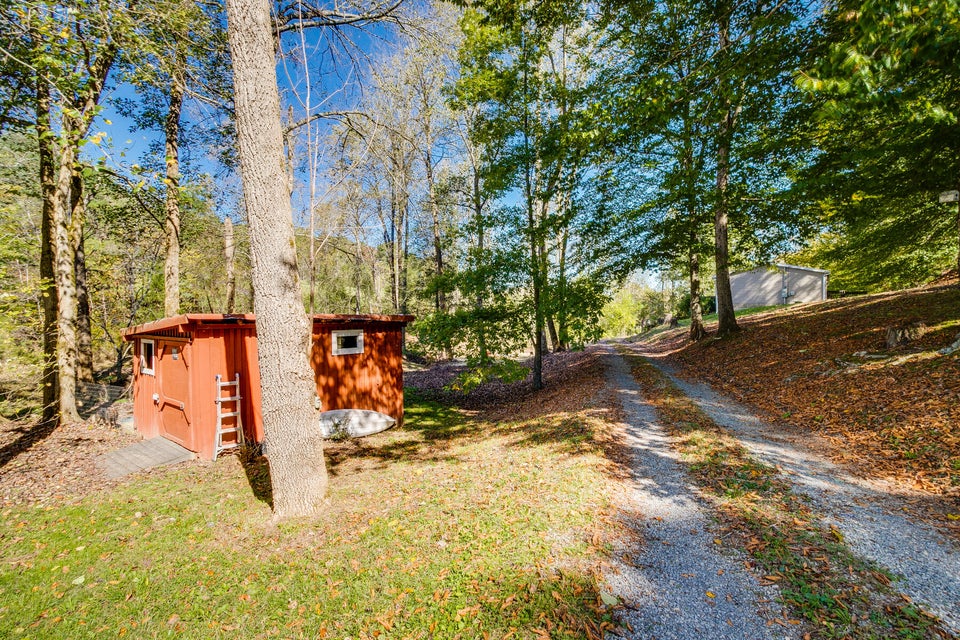Photo #7: 106 Aa Deakins Road