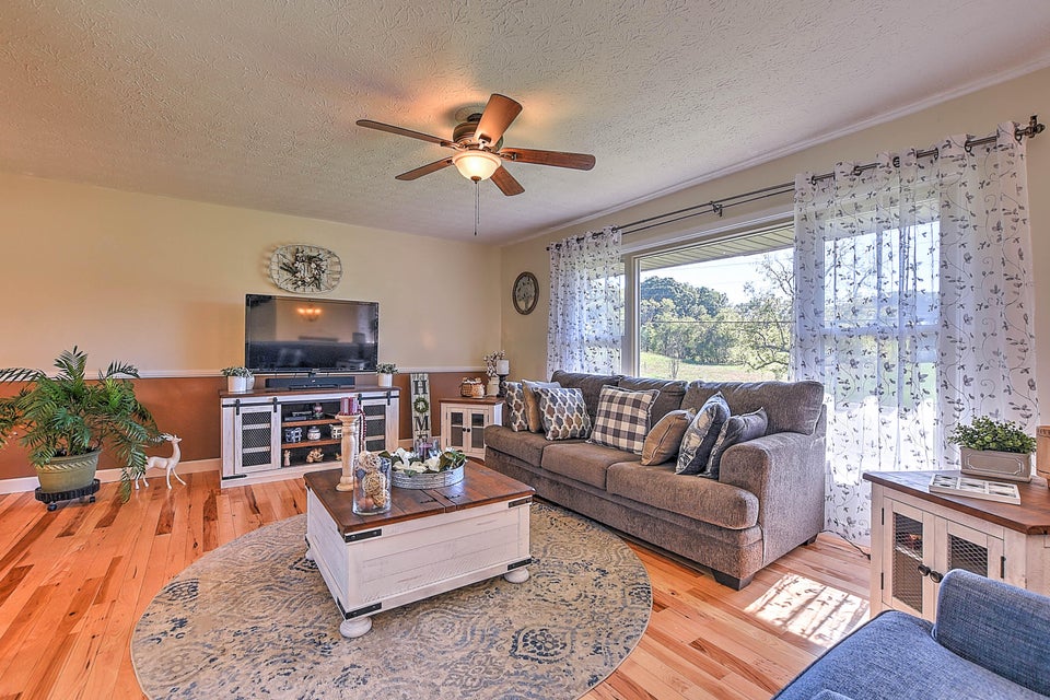 Photo #5: 2505 Rock Springs Road