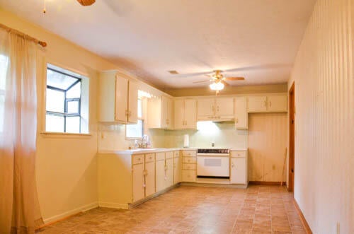 Photo #17: 1820 Duke Street