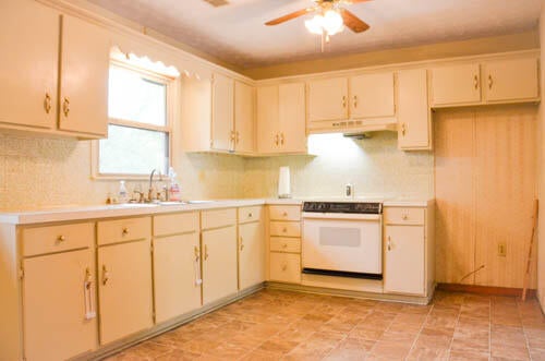 Photo #18: 1820 Duke Street