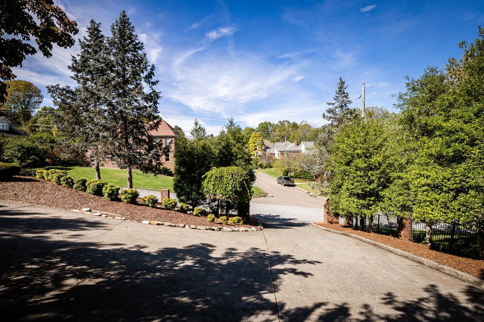 Photo #3: 2001 Buckingham Court