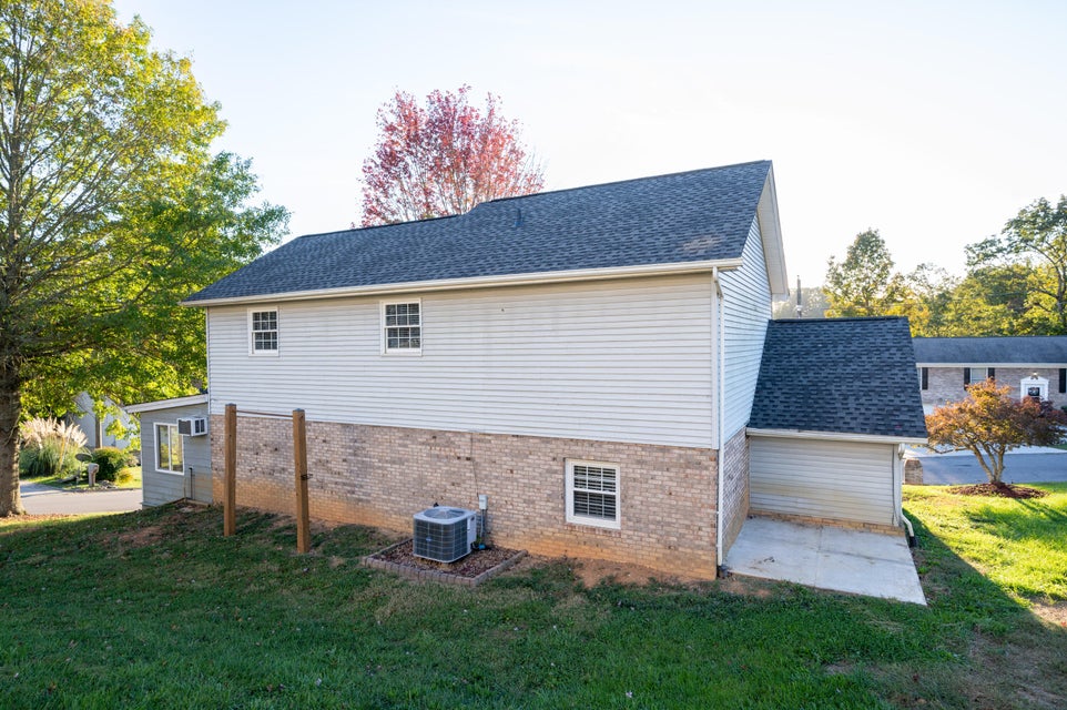 Photo #9: 1001 Bryan Court