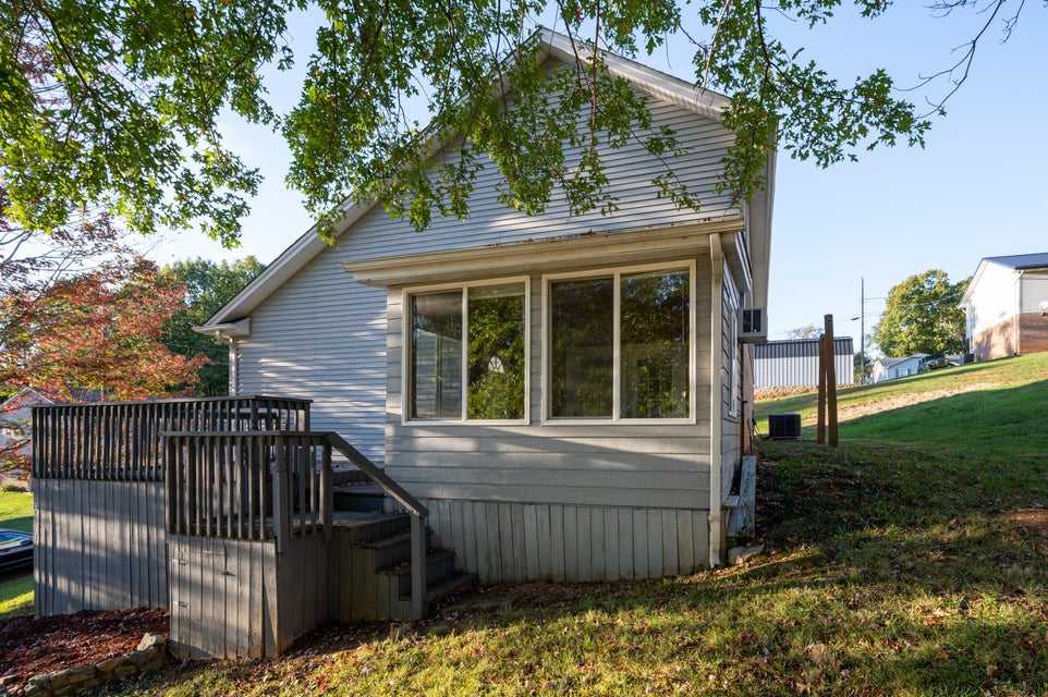 Photo #12: 1001 Bryan Court