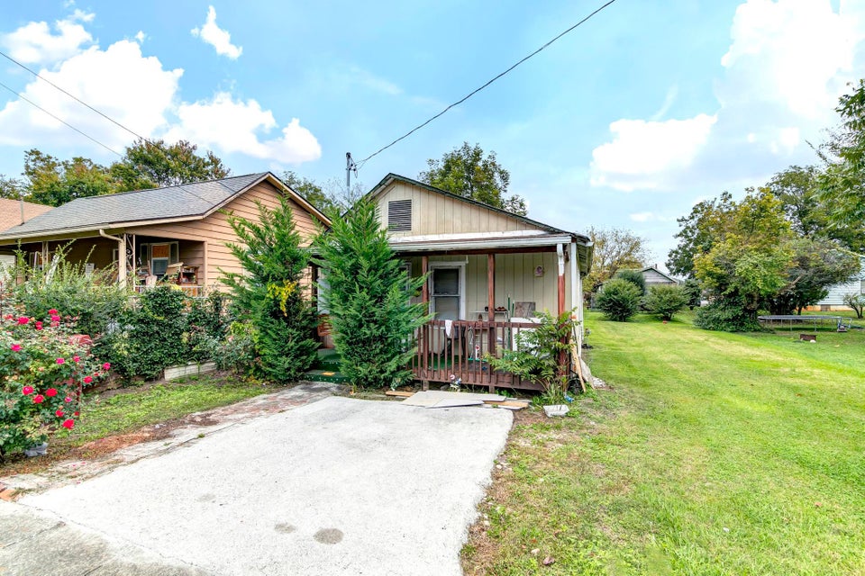 Photo #3: 906 Boone Street