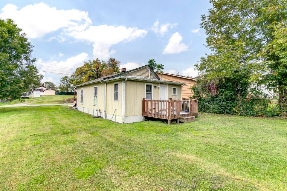 Photo #8: 906 Boone Street