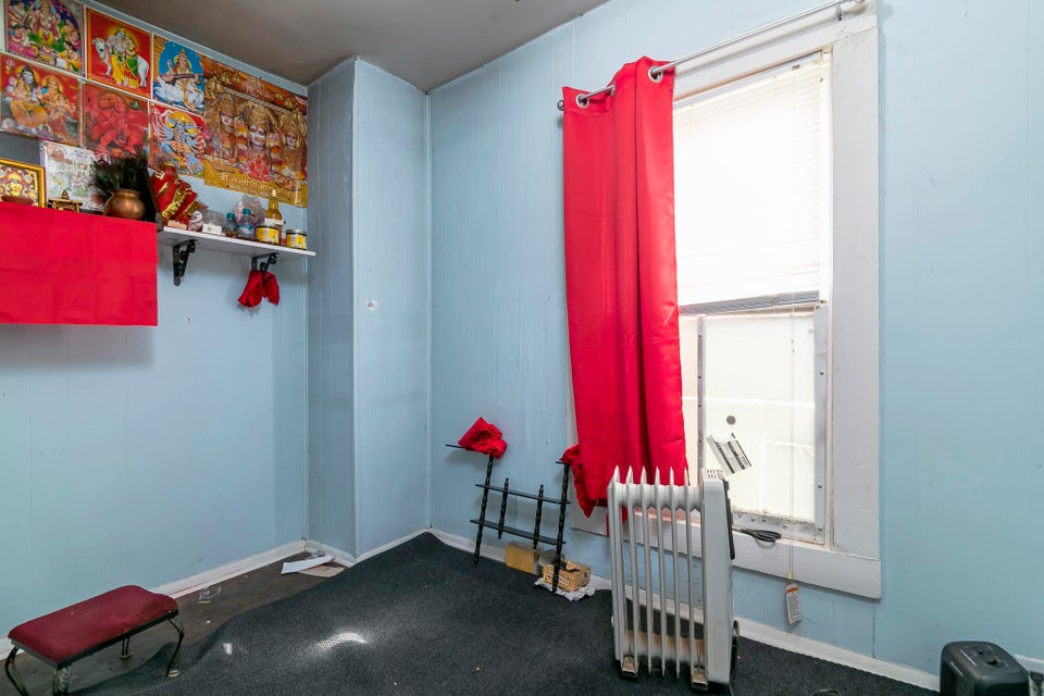 Photo #16: 906 Boone Street