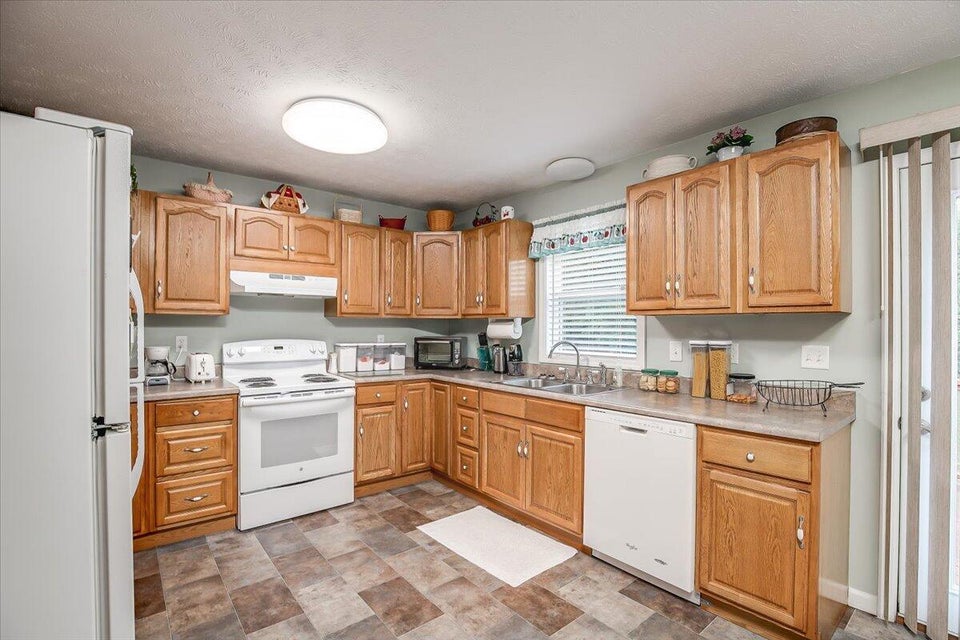 Photo #12: 116 Regency Drive