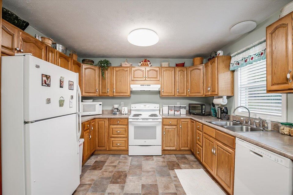 Photo #13: 116 Regency Drive
