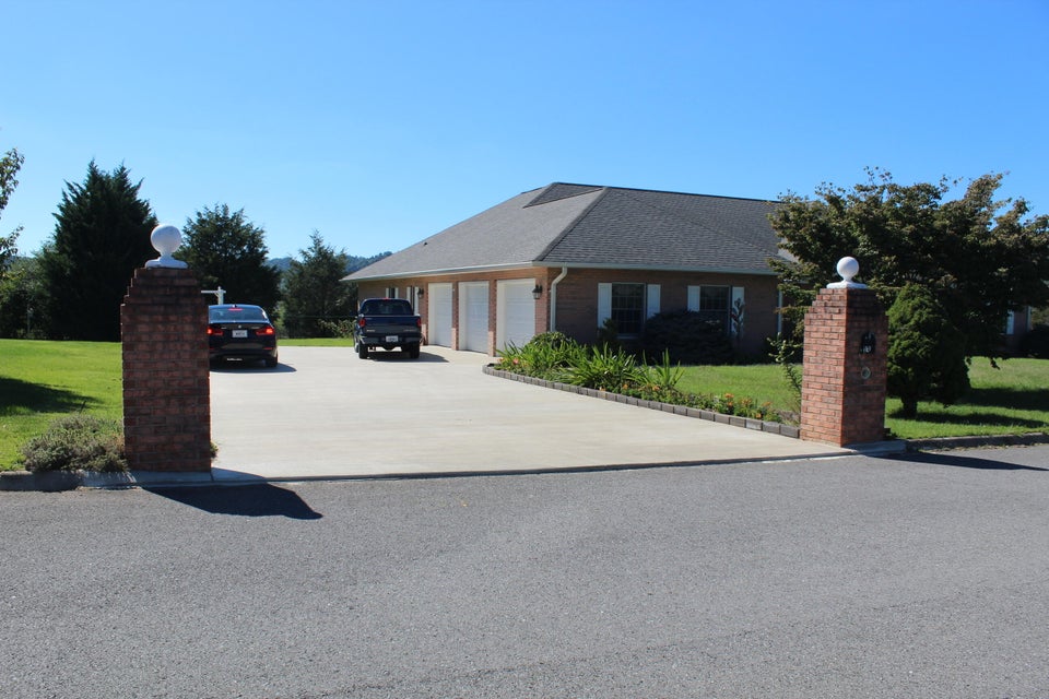 Photo #2: 136 Clarksdale Circle