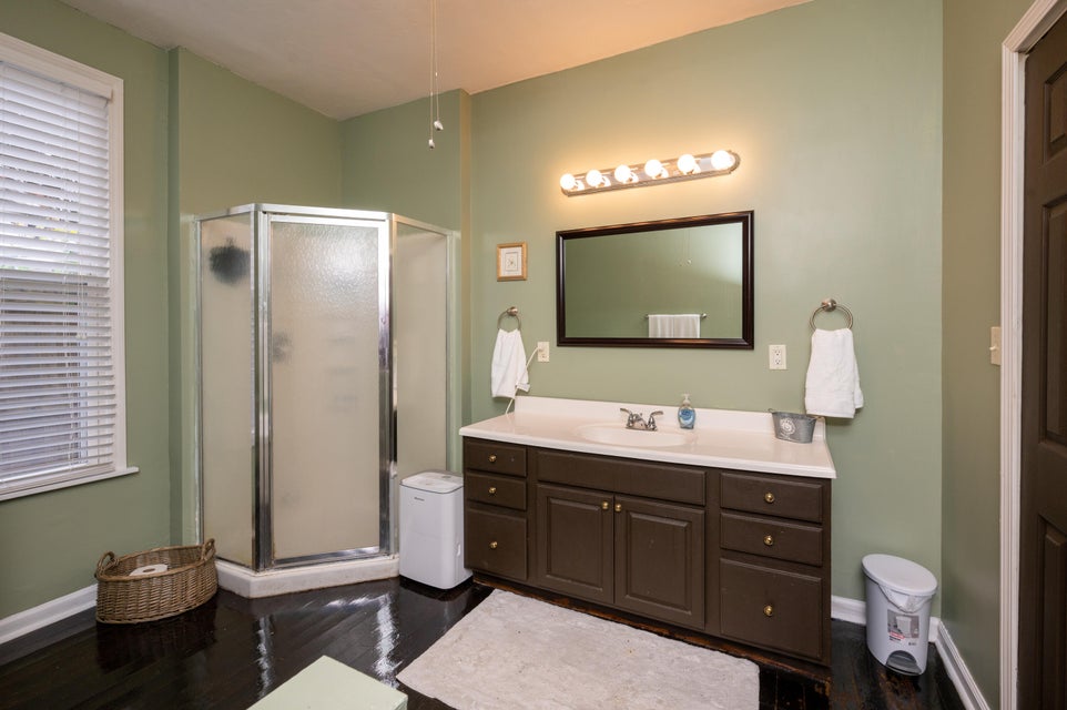 Photo #11: 617 Ash Street