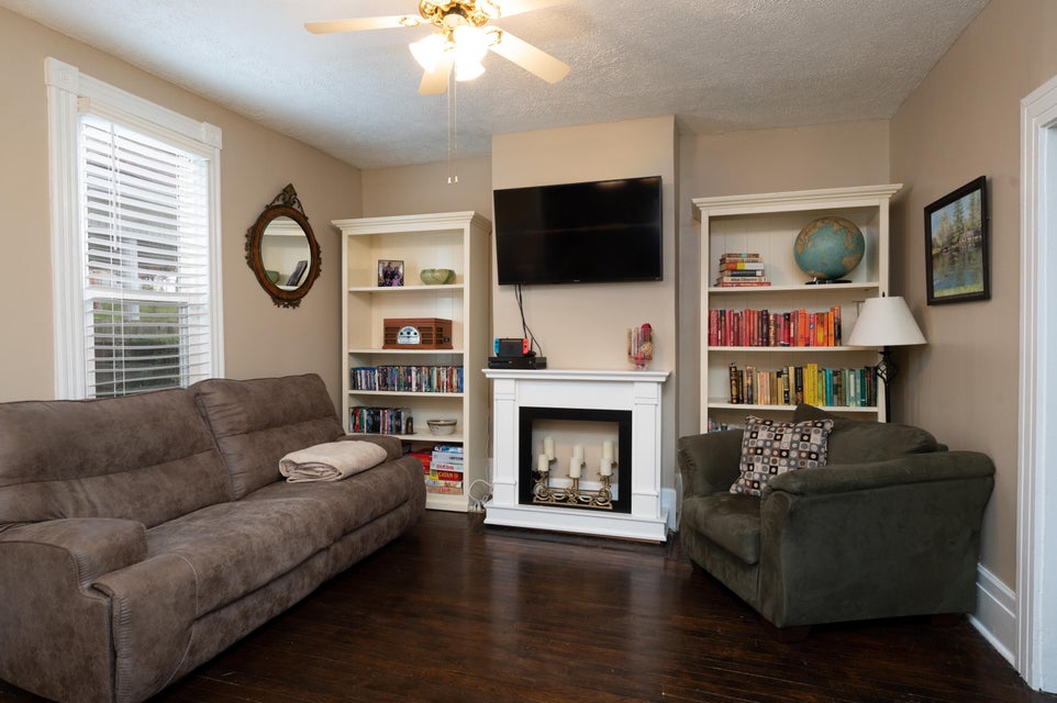 Photo #13: 617 Ash Street