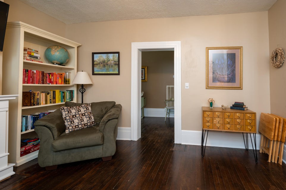 Photo #15: 617 Ash Street