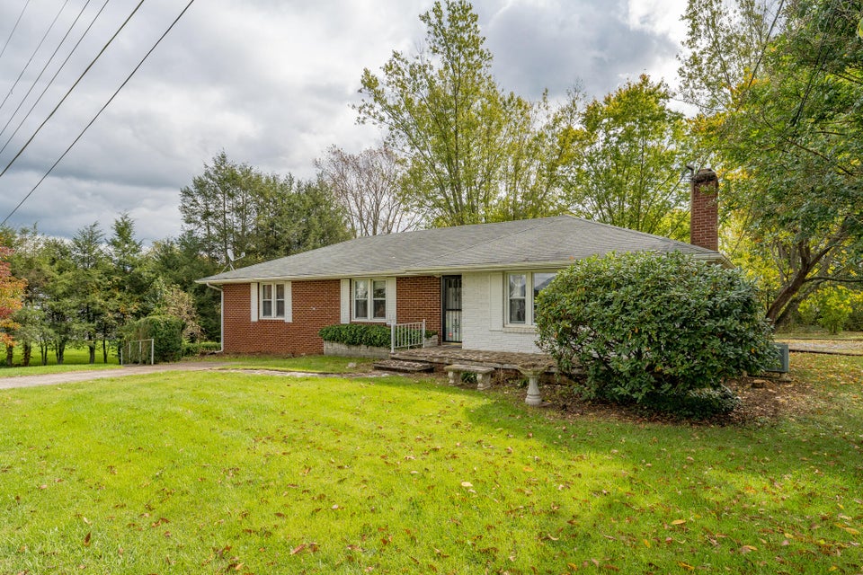 Photo #2: 713 Strawberry Lane