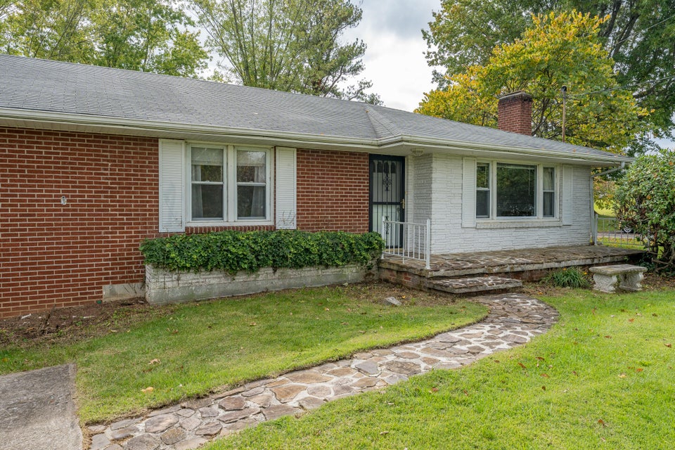 Photo #4: 713 Strawberry Lane