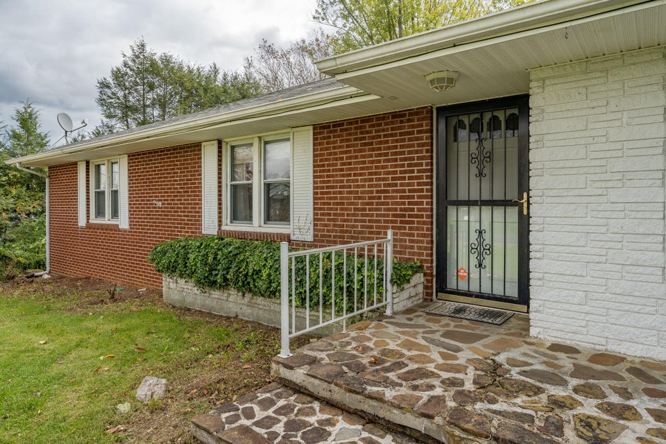 Photo #5: 713 Strawberry Lane