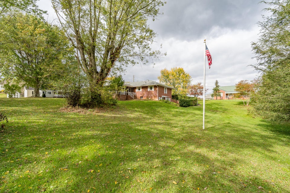 Photo #14: 713 Strawberry Lane