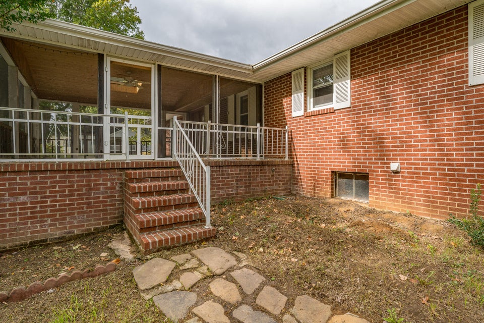 Photo #17: 713 Strawberry Lane