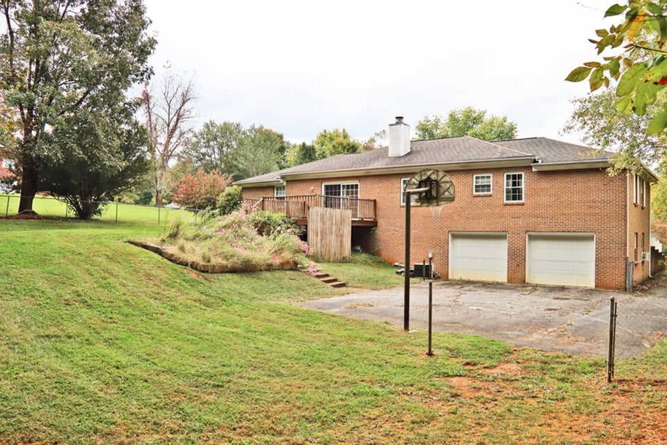 Photo #10: 1204 Poplar Court
