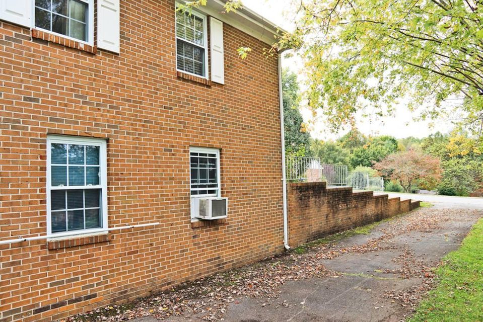 Photo #6: 1204 Poplar Court