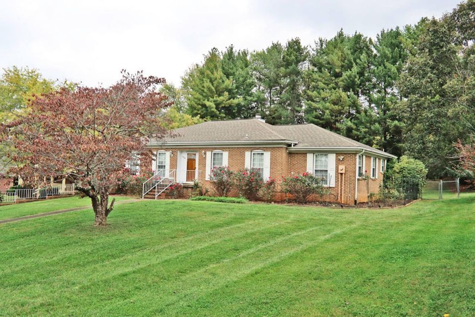 Photo #3: 1204 Poplar Court