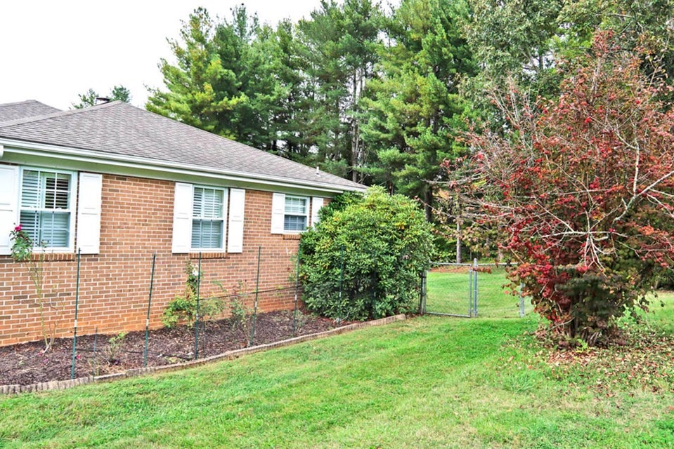 Photo #8: 1204 Poplar Court