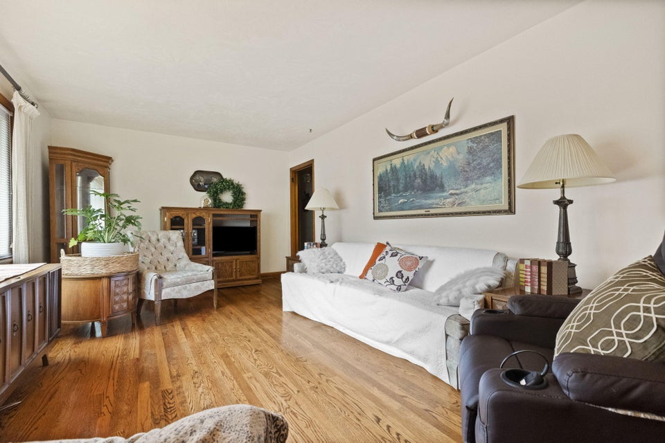 Photo #10: 409 Mimosa Street