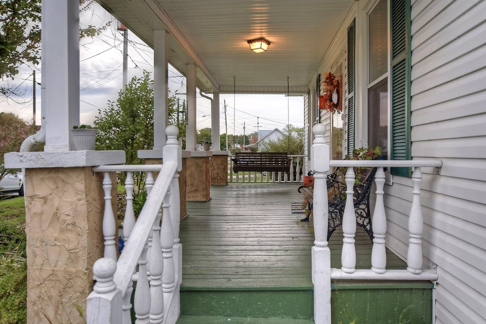 Photo #5: 817 Roan Street
