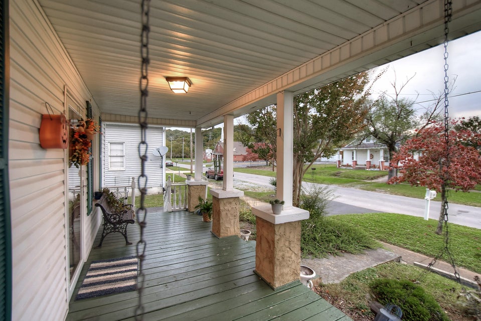 Photo #7: 817 Roan Street