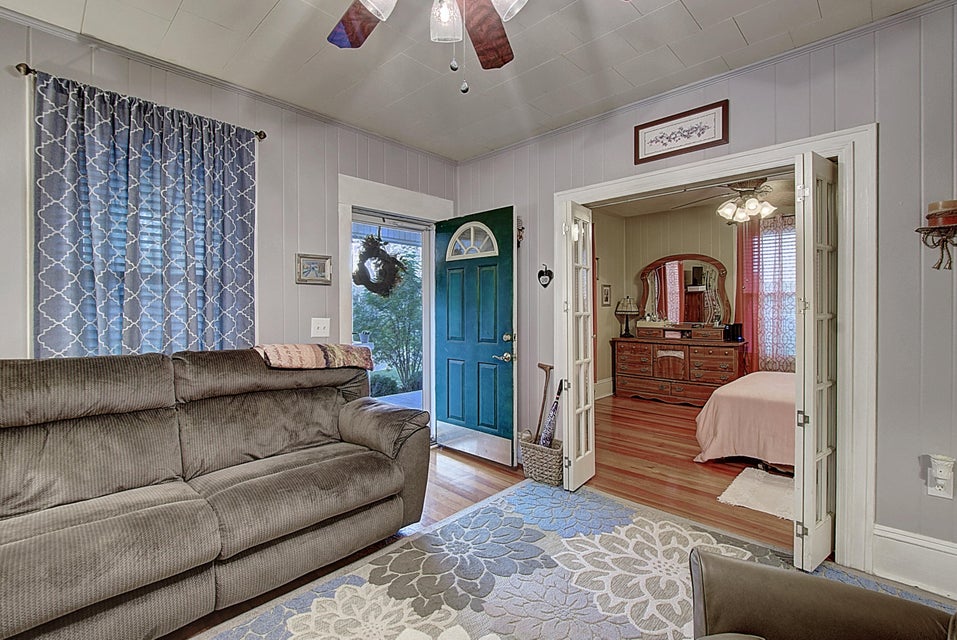 Photo #11: 817 Roan Street