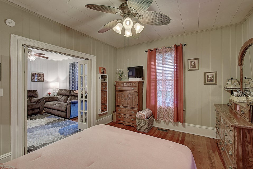 Photo #14: 817 Roan Street