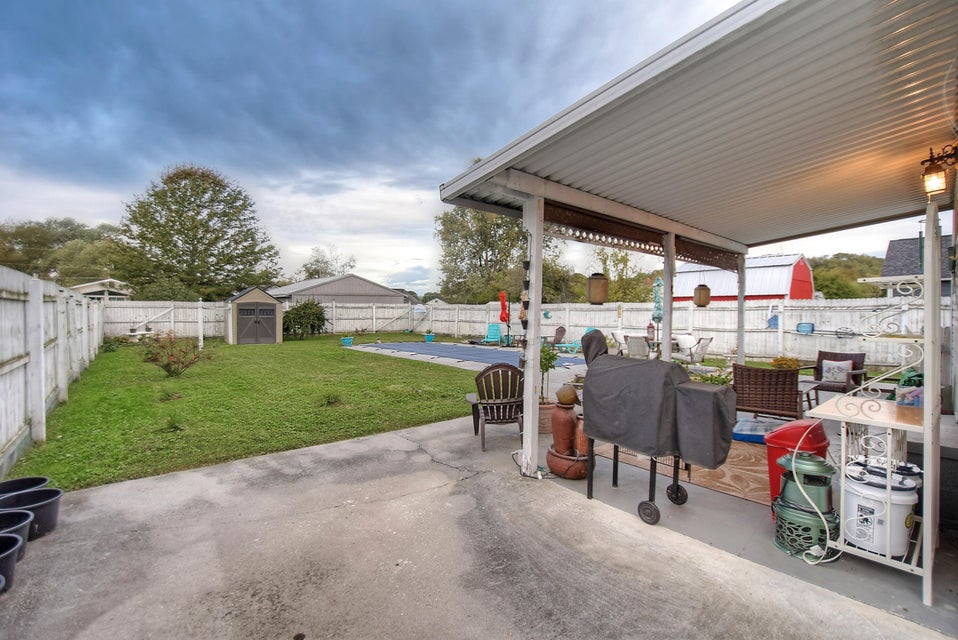 Photo #23: 817 Roan Street