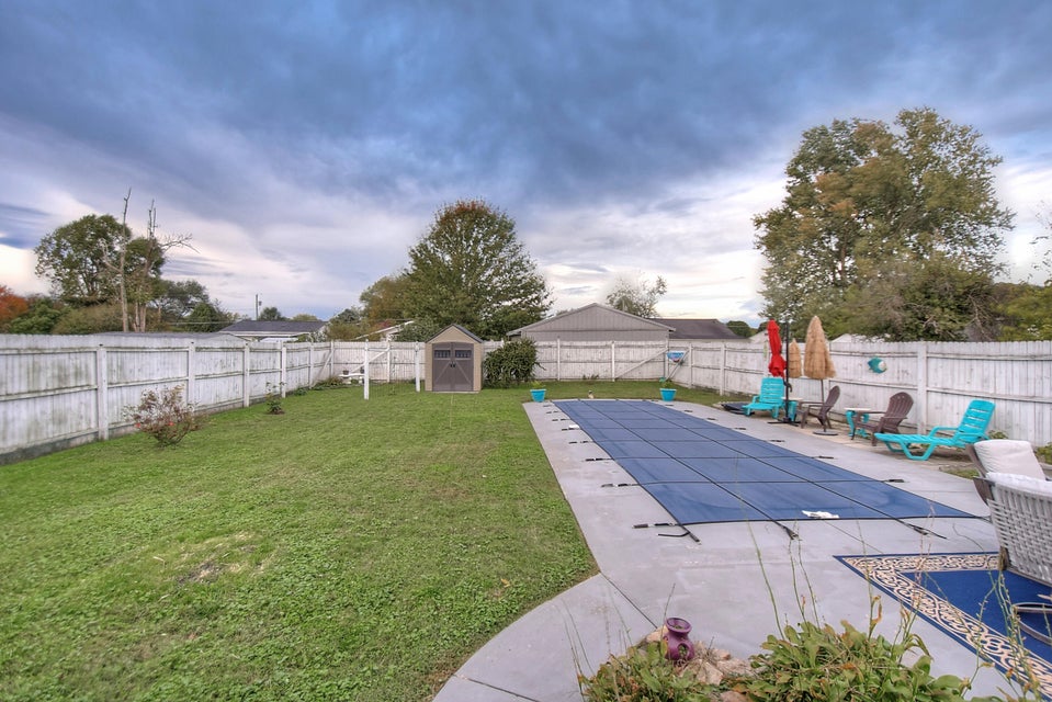 Photo #27: 817 Roan Street