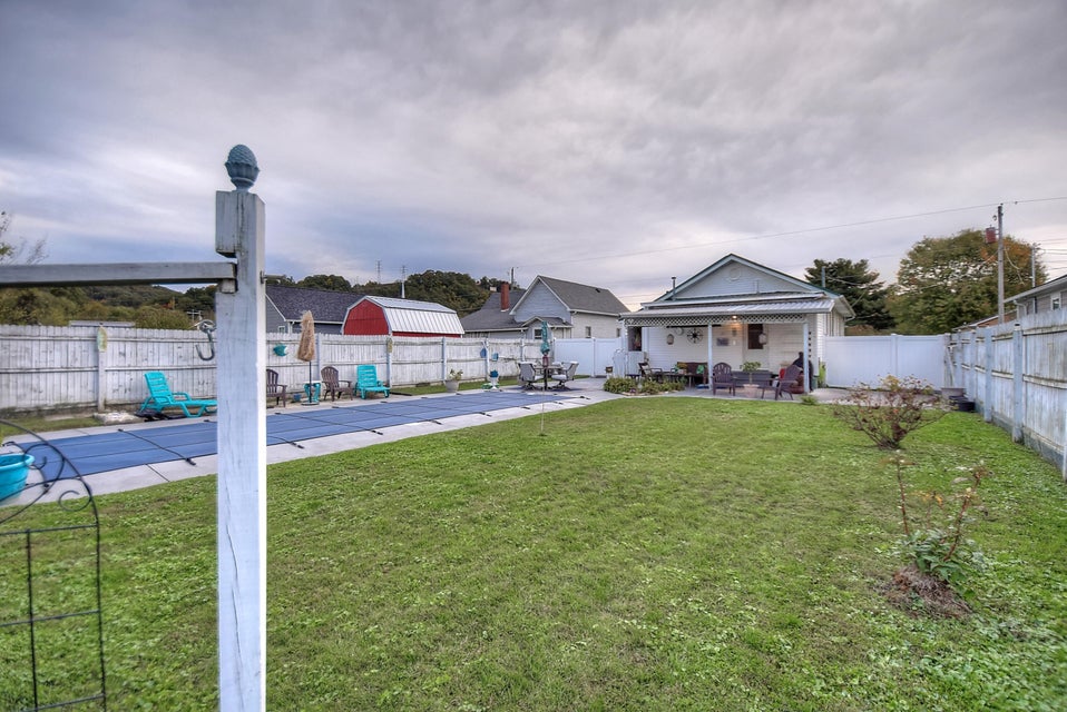 Photo #30: 817 Roan Street