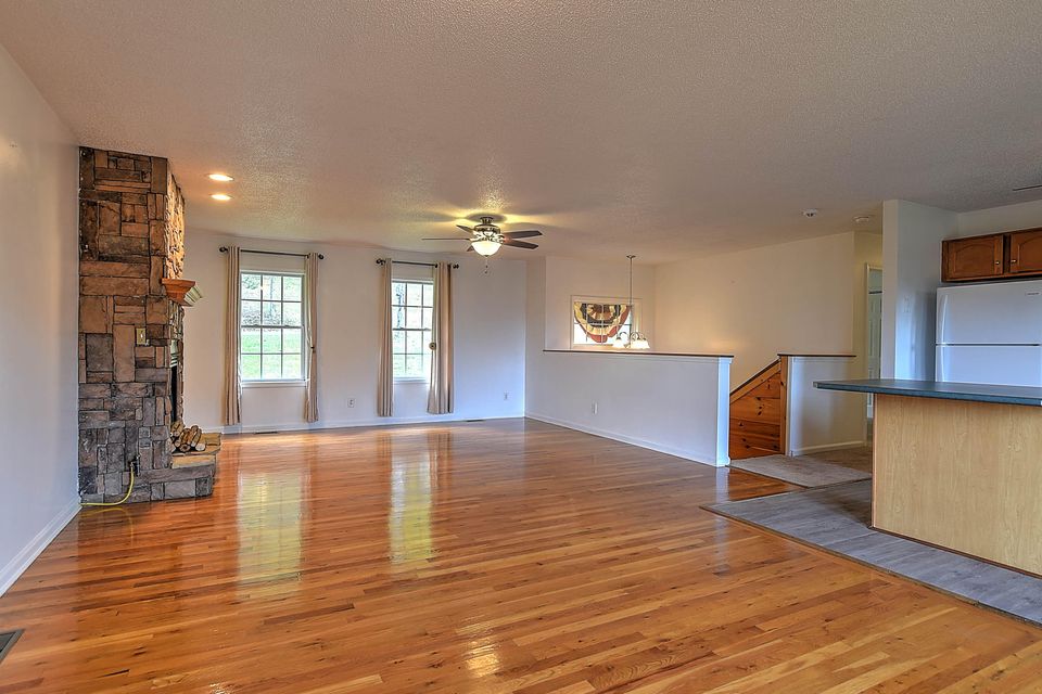 Photo #18: 125 Whitlock Drive