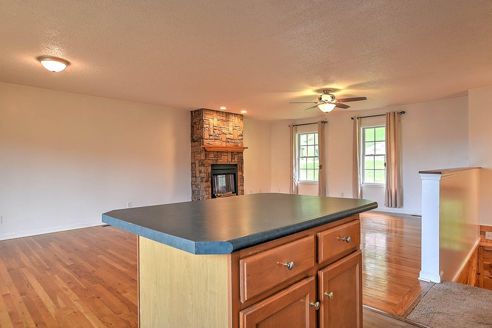Photo #26: 125 Whitlock Drive