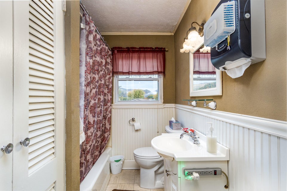 Photo #13: 1015 7th Street